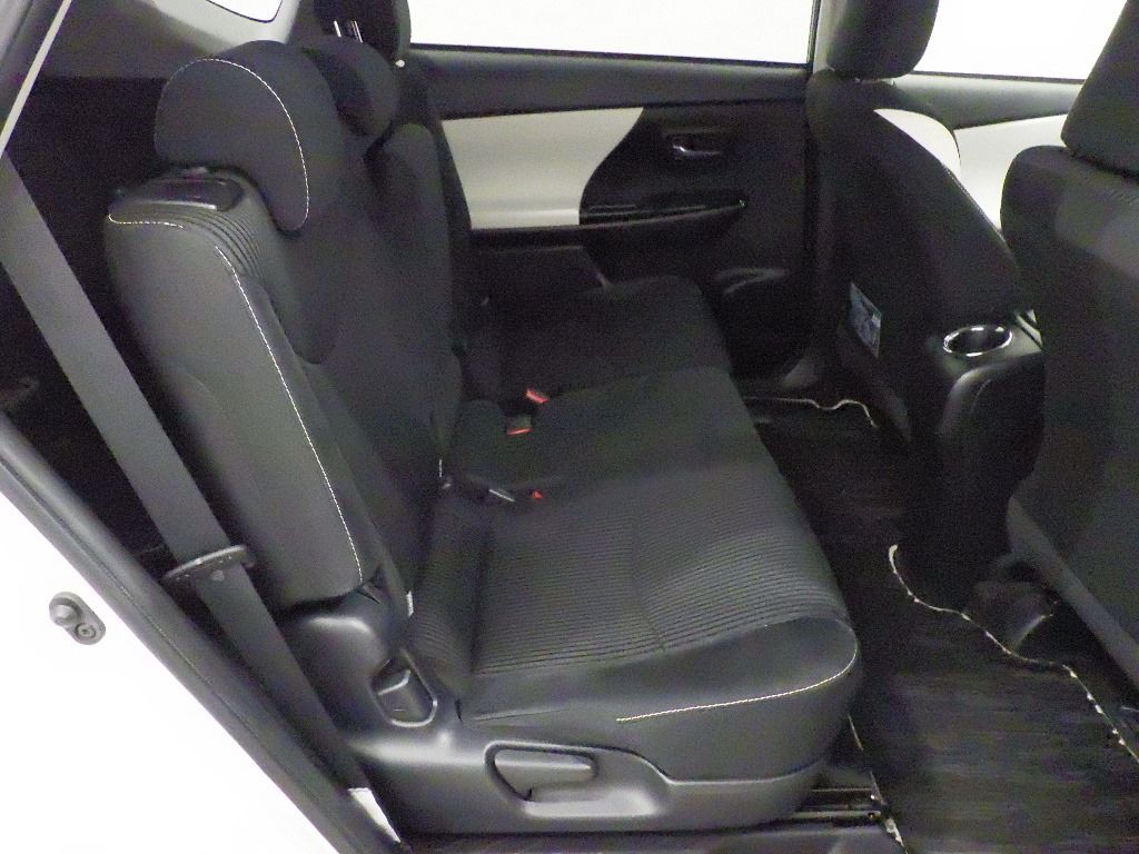 2019 Toyota Prius Alpha SチューンブラックII auction photo 7