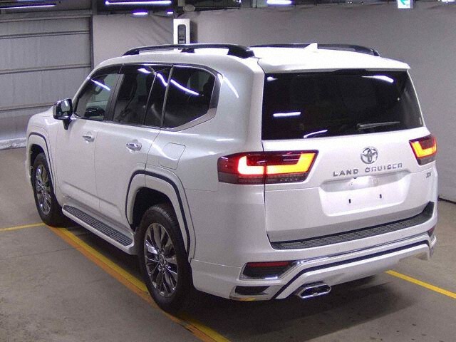 2023 Toyota Land Cruiser ZX 4WD auction photo 2