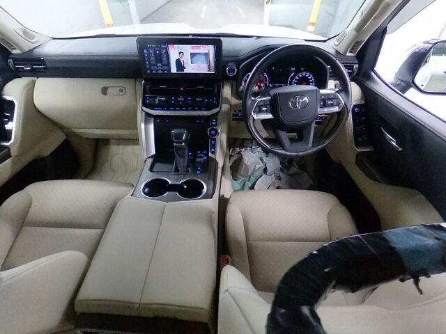 2023 Toyota Land Cruiser ZX 4WD auction photo 3