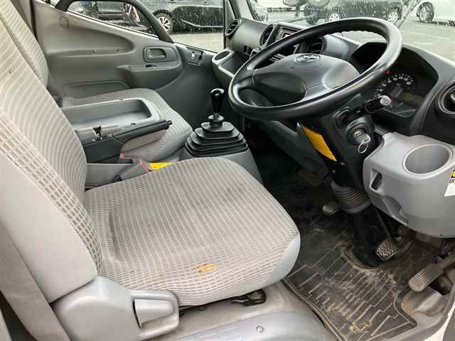 2017 Toyota Dyna ホロツキ auction photo 7
