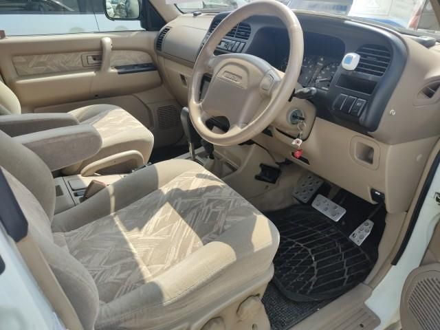 2000 Isuzu ビッグホーン 4WD フィールドスター auction photo 3