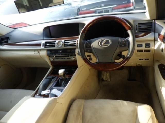 2015 Lexus LS LS460 auction photo 3