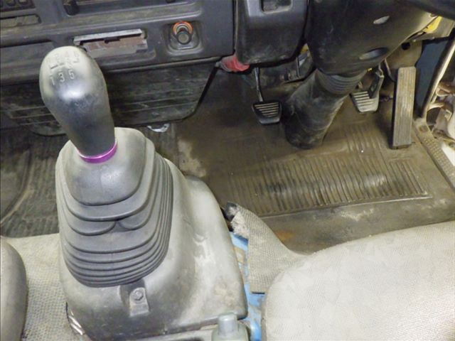 2001 Isuzu Elf dump auction photo 8