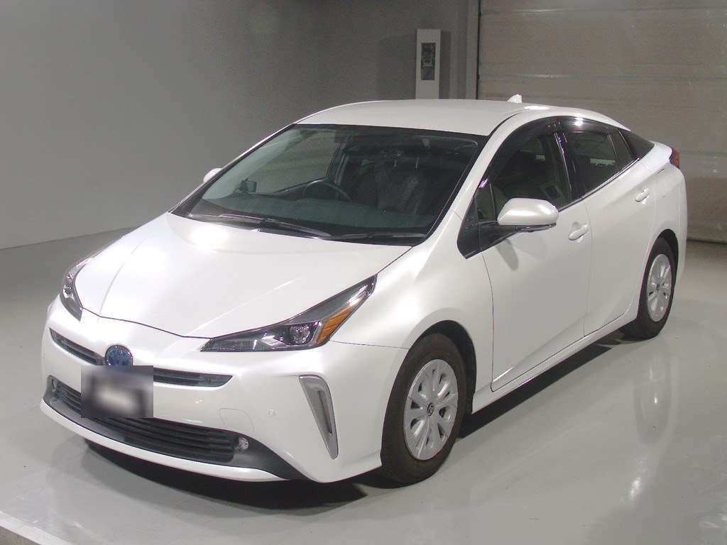 2021 Toyota Prius S Safety Plus 2 Japan auction vehicle