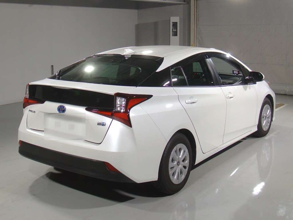 2021 Toyota Prius S Safety Plus 2 auction photo 2