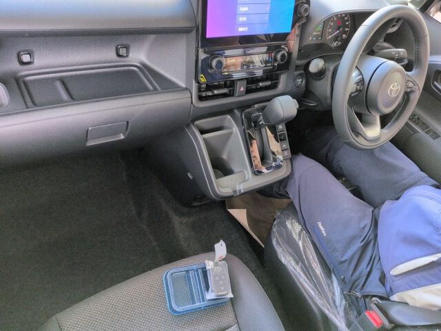 2026 Toyota Sienta Hybrid G auction photo 3