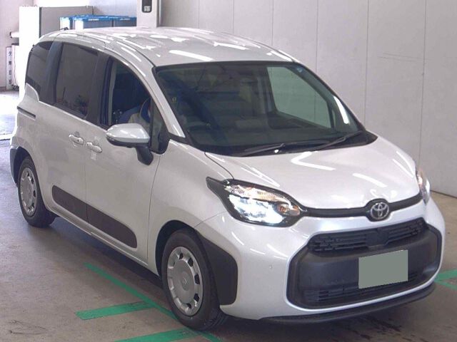 Japan Auction Vehicles 8 2026 Toyota Sienta Hybrid G auction photo