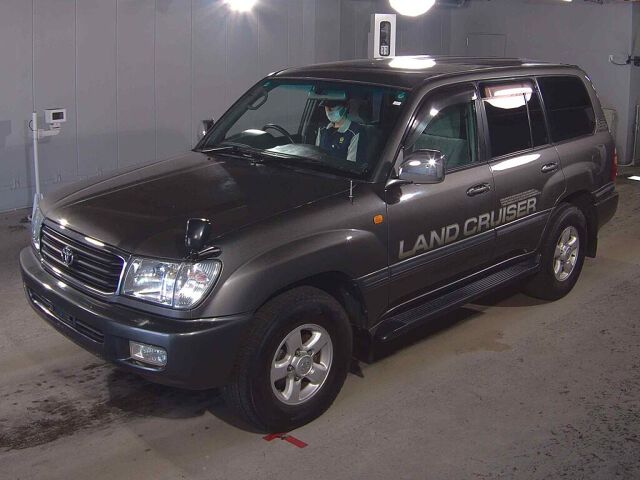 2001 Toyota Land Cruiser 100 VX 4WD auction photo 4