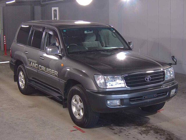 Japan Auction Vehicles 8 2001 Toyota Land Cruiser 100 VX 4WD auction photo