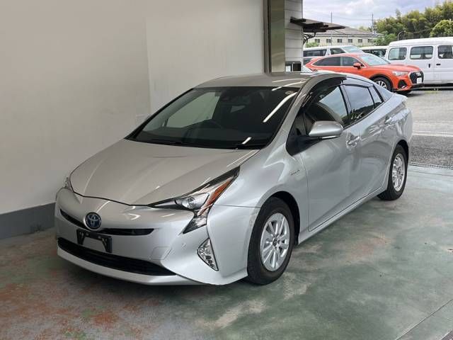 2017 Toyota Prius Sセーフティプラス Japan auction vehicle