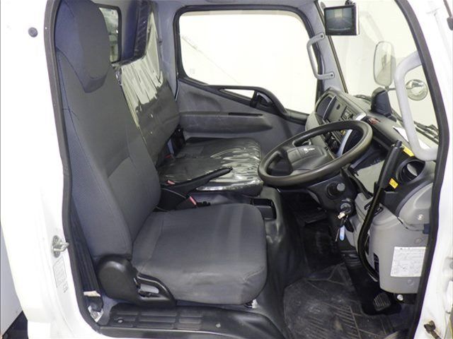 2019 Mitsubishi Fuso Canter dump auction photo 5