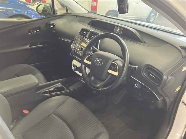 2016 Toyota Prius S auction photo 3