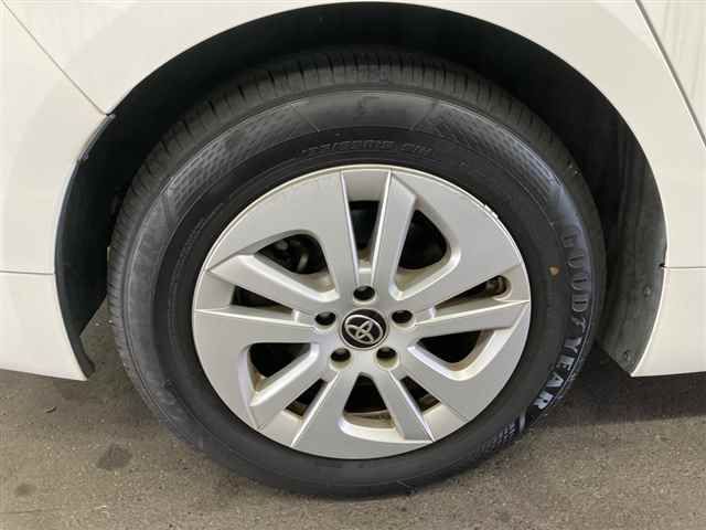 2016 Toyota Prius S auction photo 8