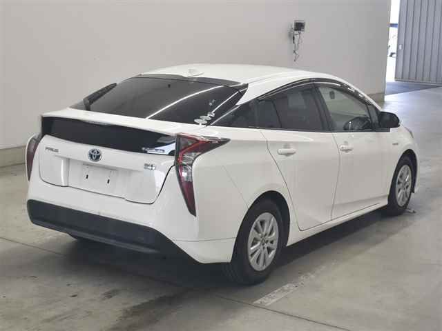 2016 Toyota Prius S auction photo 5