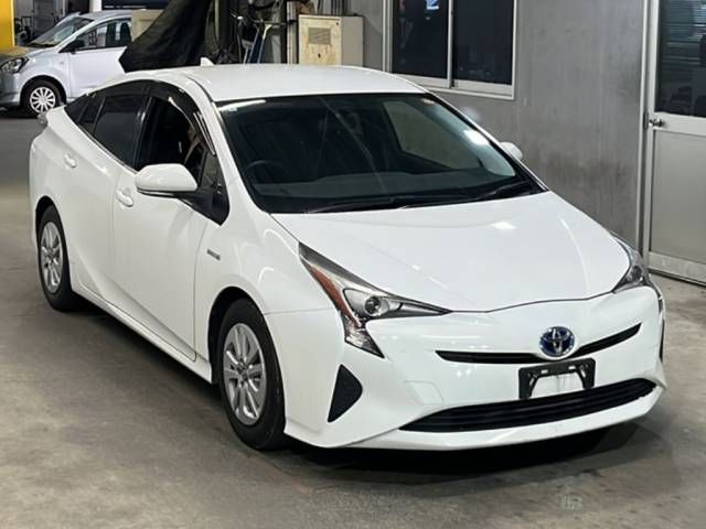2016 Toyota Prius * auction photo 4