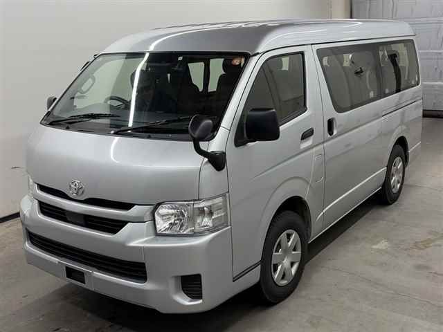 2022 Toyota Hiace DX auction photo 4