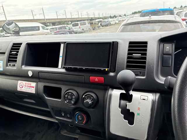 2022 Toyota Hiace DX auction photo 6