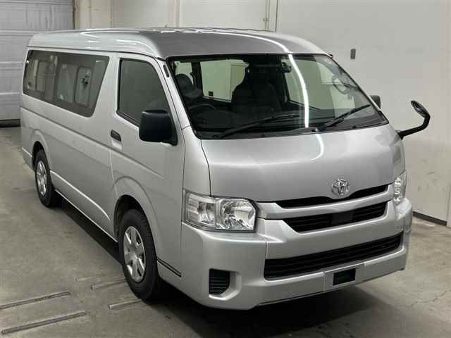 Japan Auction Vehicles 11 2022 Toyota Hiace DX auction photo