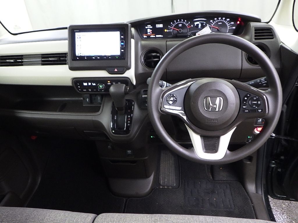 2022 Honda N-BOX L auction photo 3