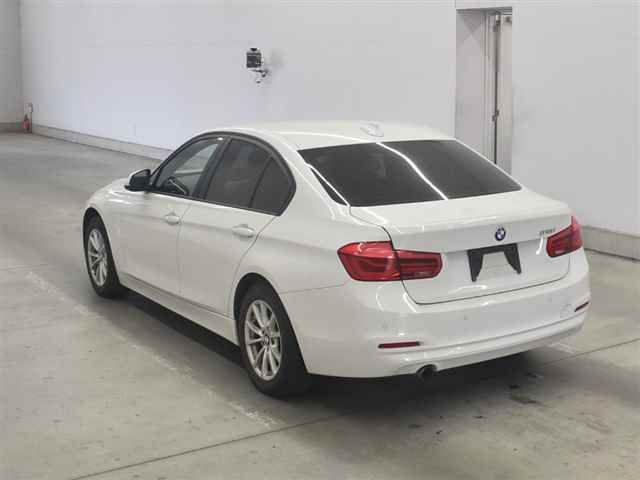 2017 BMW BMW3シリーズ 318i auction photo 2