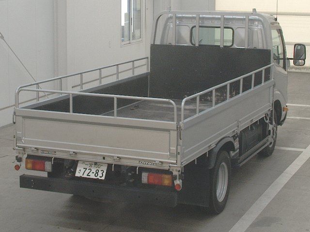2022 Toyota Dyna Flatbed auction photo 2