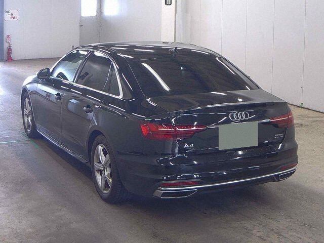 2023 Audi A4 40TDI Qアドバン 4WD auction photo 2