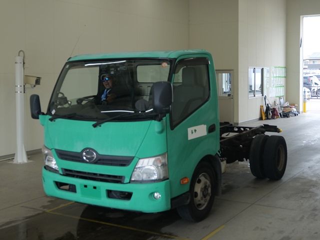 2015 Hino Dutro シャーシ Japan auction vehicle