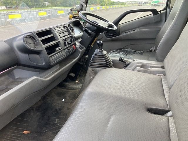 2015 Hino Dutro シャーシ auction photo 5