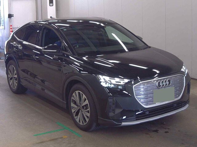 2025 Audi Q4スポーツバックeトロン 45 Advanced Japan auction vehicle