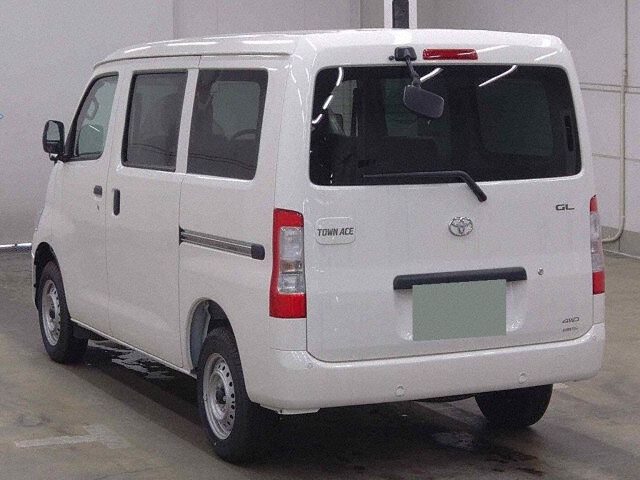 2026 Toyota TownAce Van GL 4WD auction photo 2