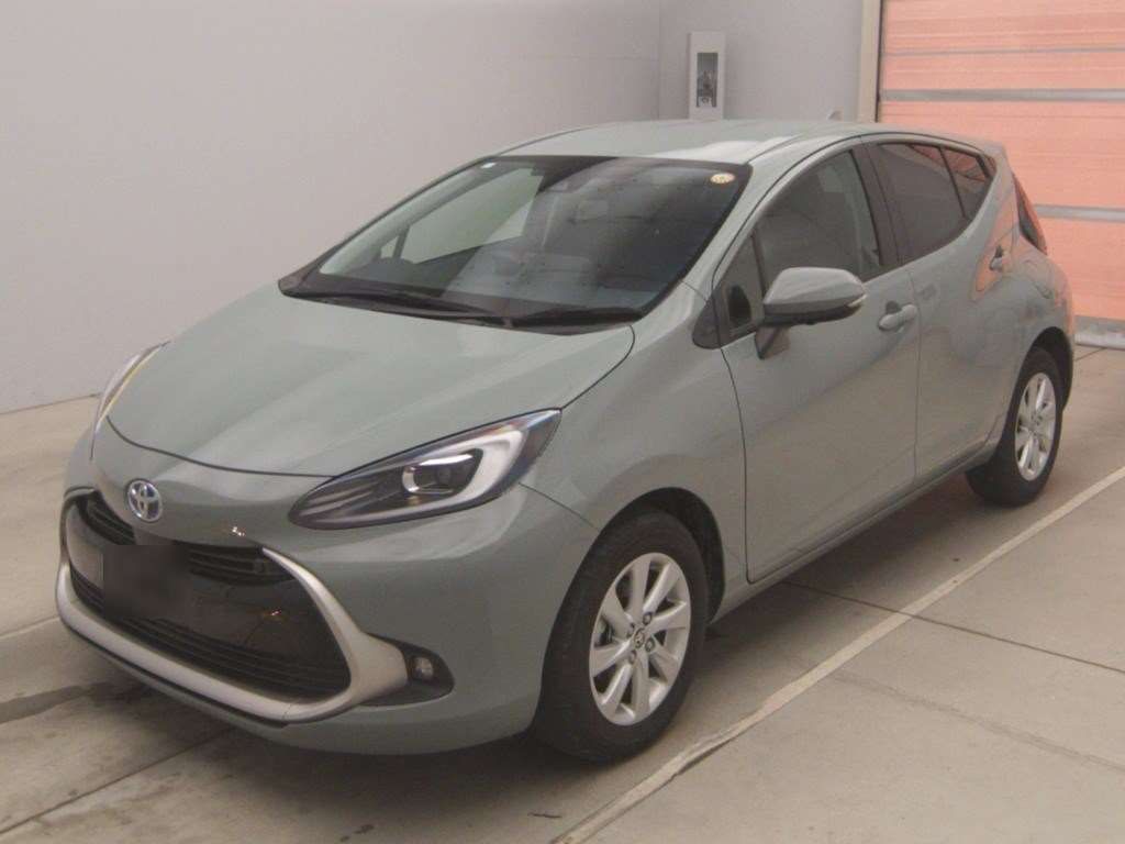 2023 Toyota Aqua Z Japan auction vehicle