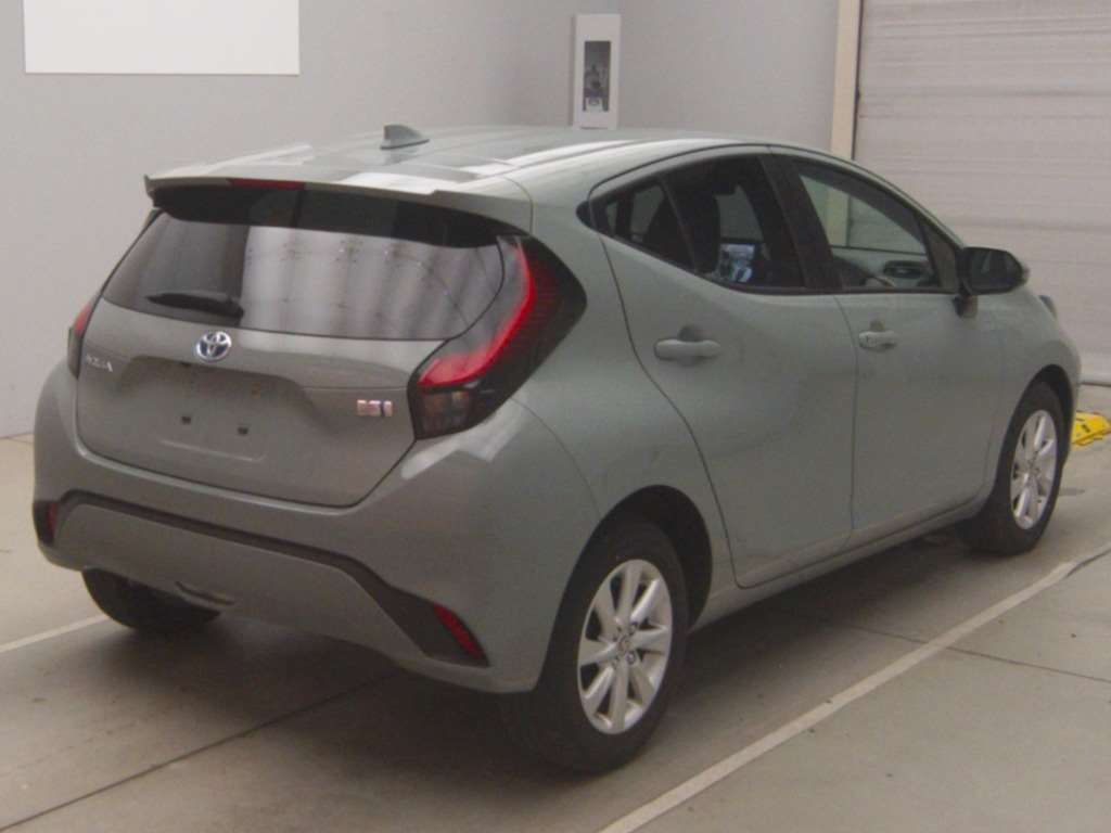 2023 Toyota Aqua Z auction photo 2