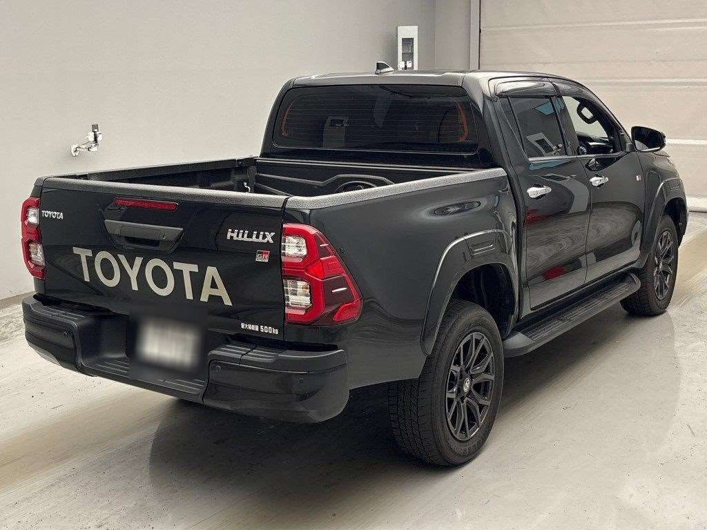 2024 Toyota Hilux Z GR Sport 4WD auction photo 2