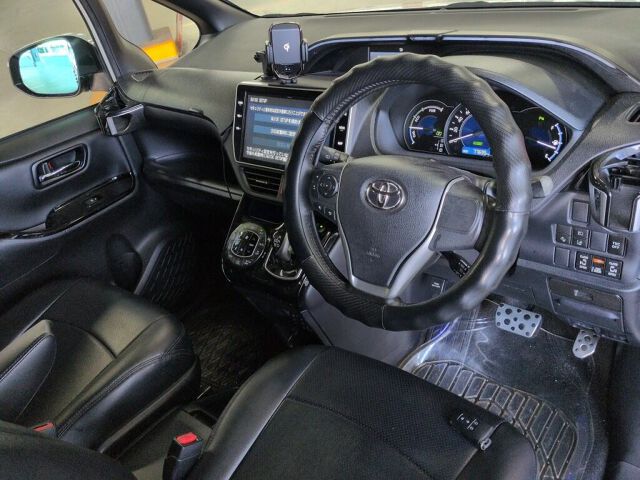 2019 Toyota Noah HV SI WXB2 auction photo 3