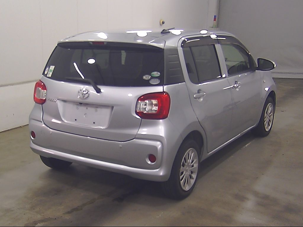 2016 Toyota Passo X LパッケージS auction photo 2