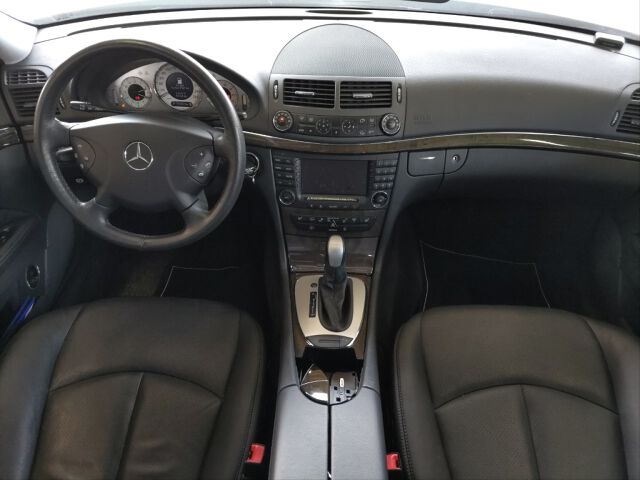 2005 Mercedes-Benz E-Class Station Wagon E350 4MアバンG 4WD auction photo 3