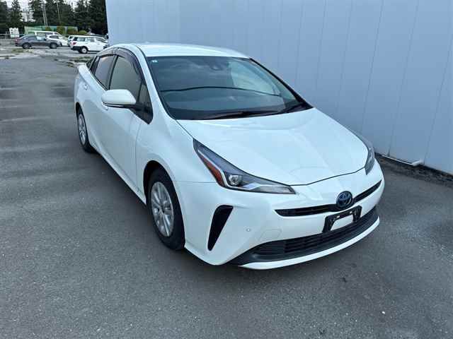 Japan Auction Vehicles 10 2021 Toyota Prius S auction photo