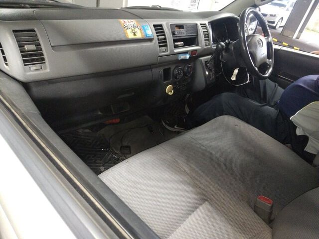 2007 Toyota Hiace Long DX 4WD auction photo 6