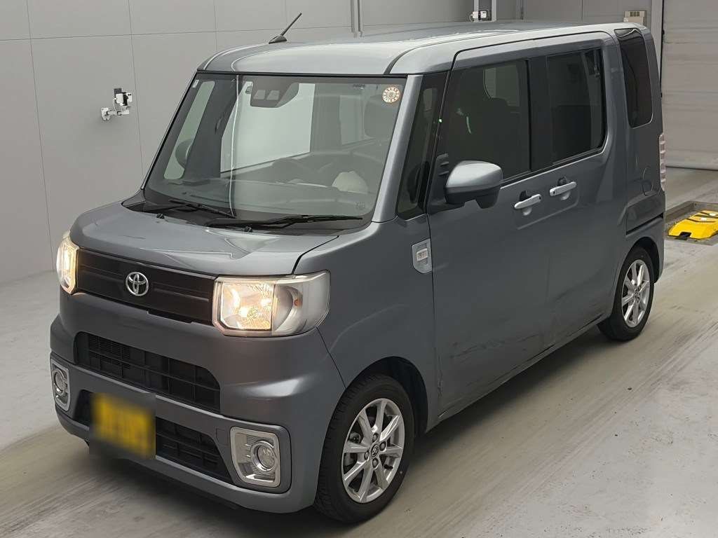Japan Auction Vehicles 4 2021 Toyota ピクシスメガ L SA III auction photo