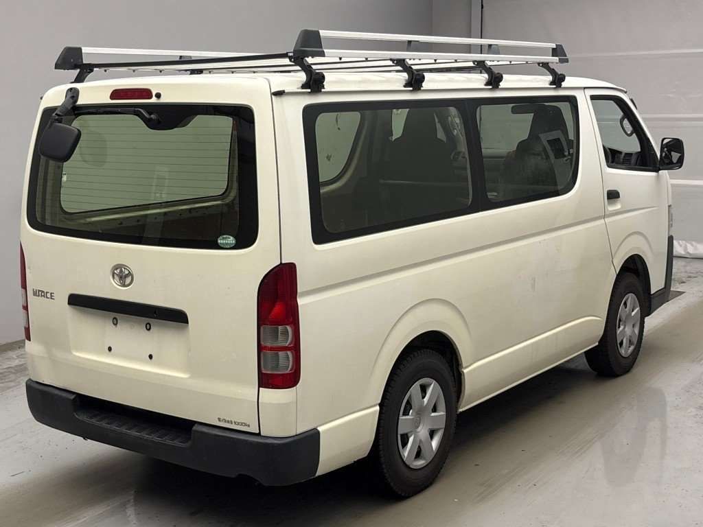 2015 Toyota Hiace Long DX 4WD auction photo 2