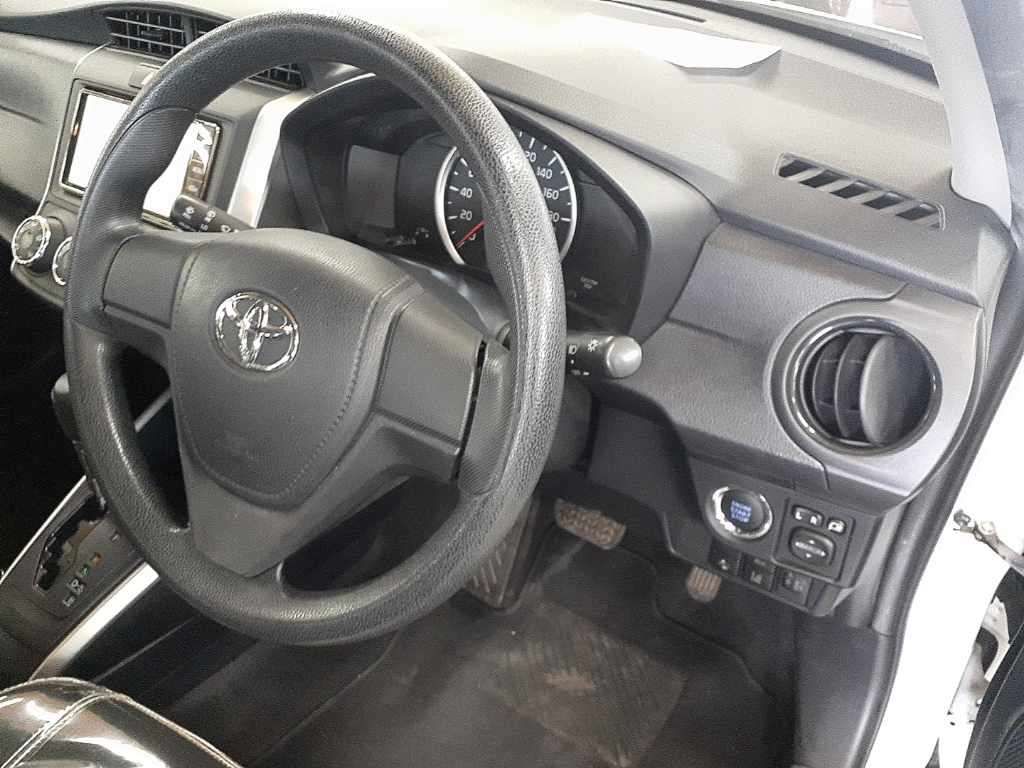2021 Toyota Corolla Fielder EX 4WD auction photo 9