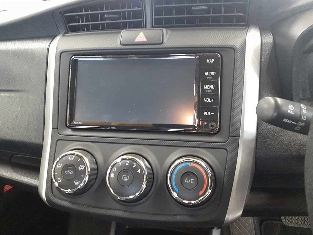 2021 Toyota Corolla Fielder EX 4WD auction photo 12