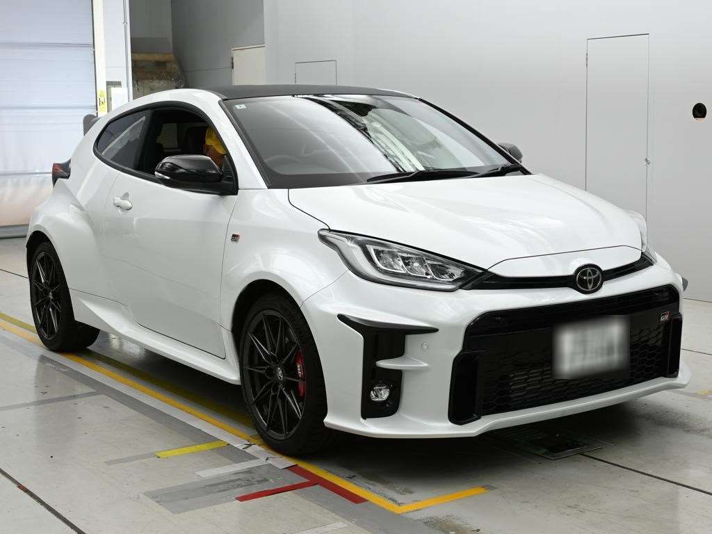 2022 Toyota GR Yaris RZ ハイパフォーマンス 4WD auction photo 5