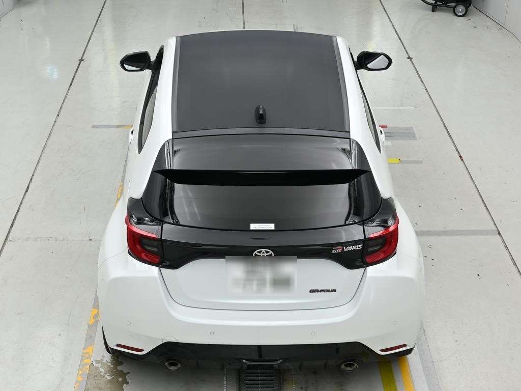 2022 Toyota GR Yaris RZ ハイパフォーマンス 4WD auction photo 8