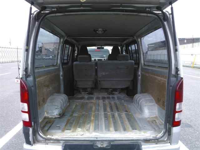 2005 Toyota Hiace DX auction photo 9