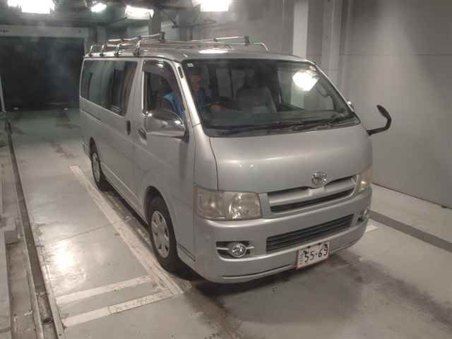 2005 Toyota Hiace DX Japan auction vehicle