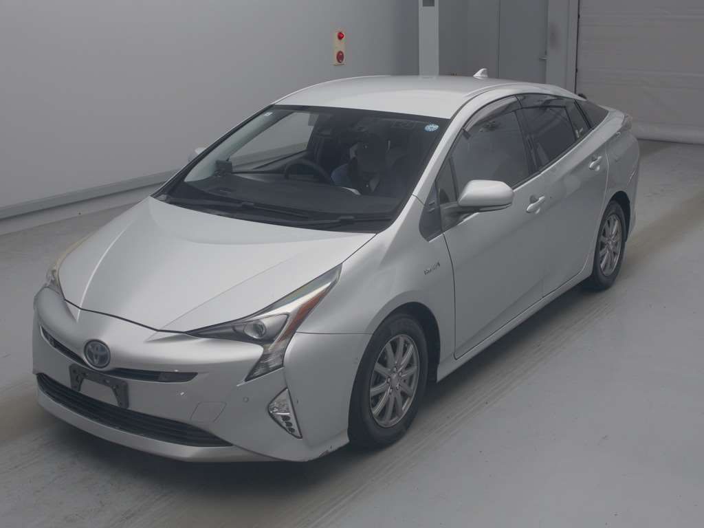 2016 Toyota Prius A Japan auction vehicle