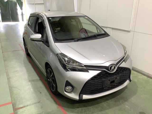 Japan Auction Vehicles 4 2016 Toyota Vitz RS auction photo