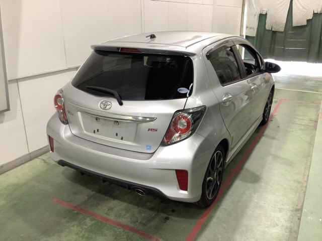 2016 Toyota Vitz RS auction photo 2