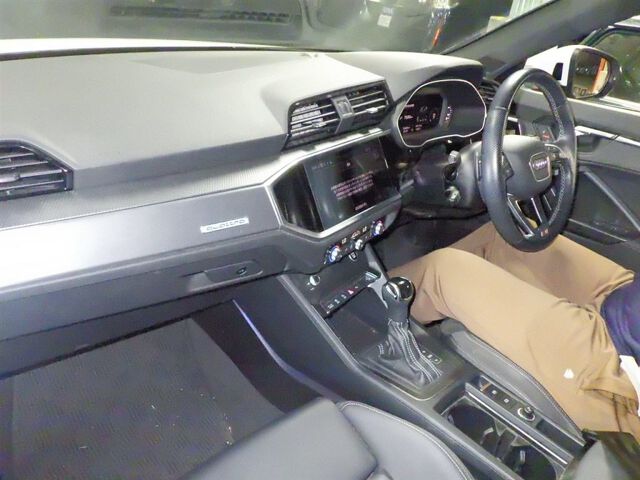 2021 Audi Q3 Sportback 35TDI QトロSライン 4WD auction photo 3